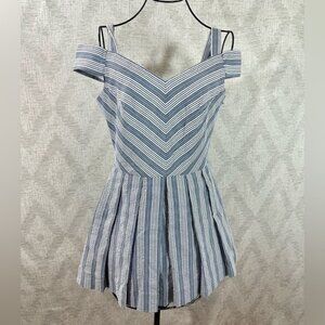 White House Black MArket striped blue seersucker cold shoulder mini dress size 2